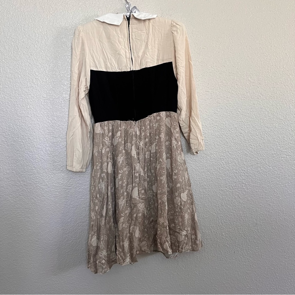 NWT Disney Sleeping Beauty Briar Rose Peasant Dress Hot Topic size XS - Picture 8 of 10